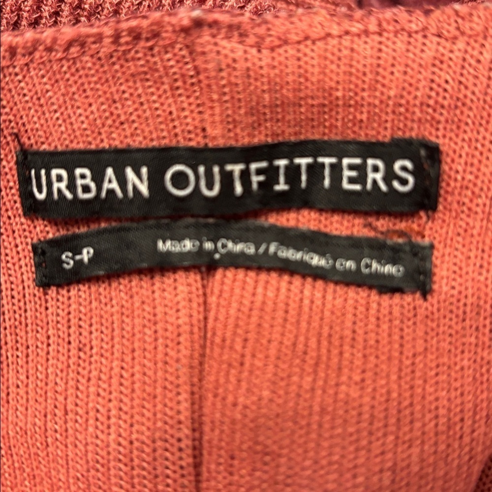 Urban Outfitters lounge sweater Oversized Sz S
V-Neck Long Sleeves - Picture 7 of 8
